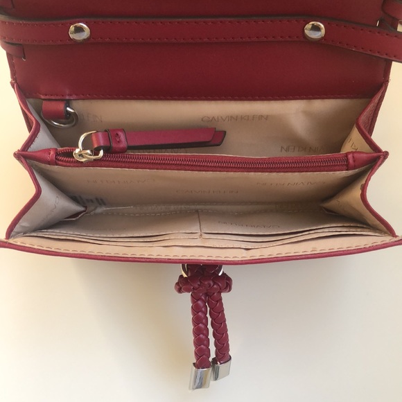 Calvin Klein Versatile Bag! - Picture 5 of 7